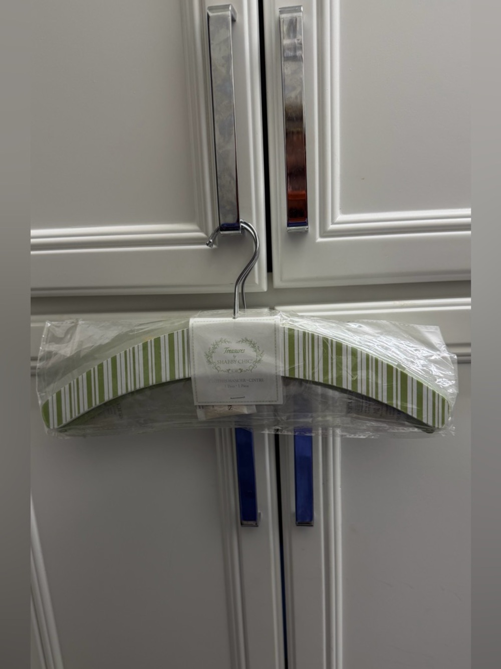 Striped Wooden Coat Hangers in Green and White - Set of 4 kids/baby